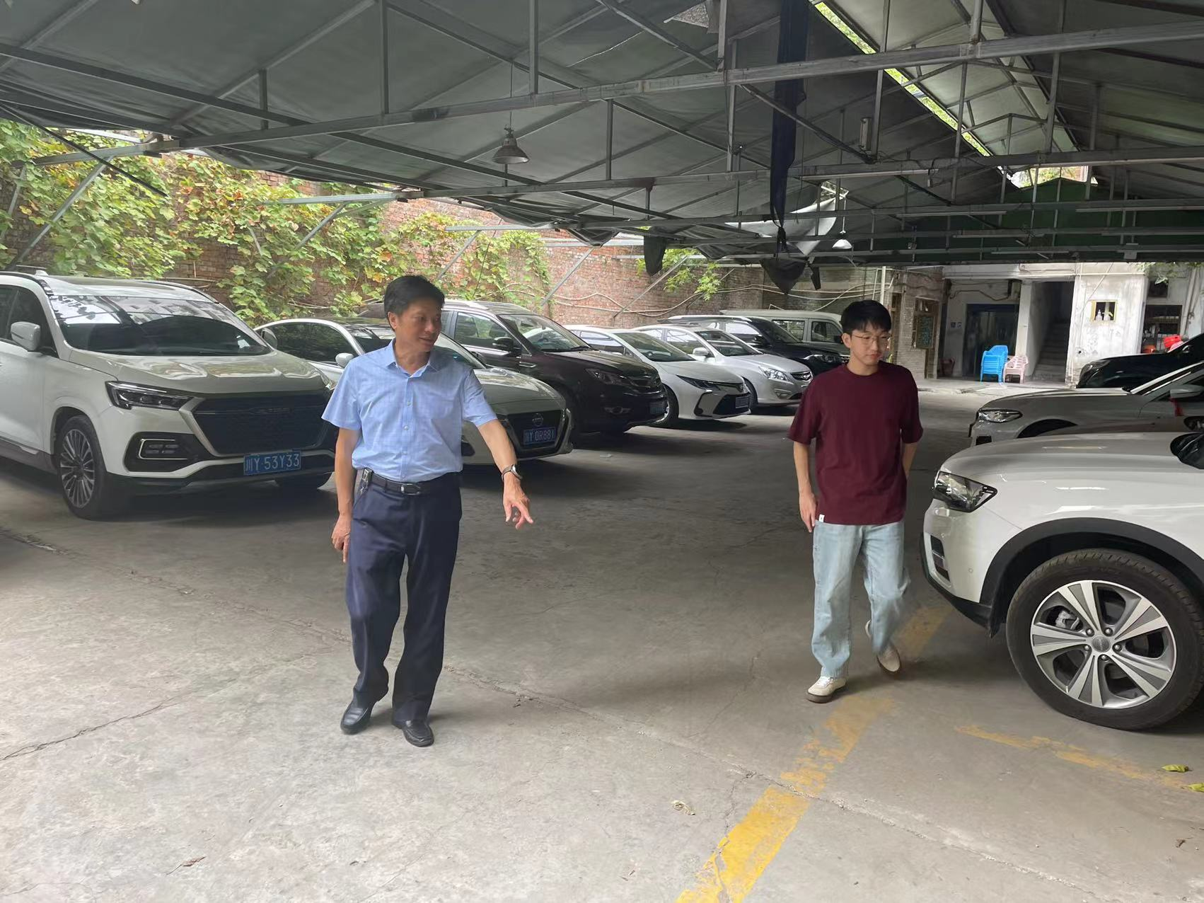 集團(tuán)黨委書記、董事長許大政深入 “包?！鄙鐓^(qū)開展創(chuàng)文督導(dǎo)工作